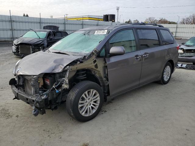 TOYOTA SIENNA XLE 2015 gray  gas 5TDYK3DC1FS535346 photo #1