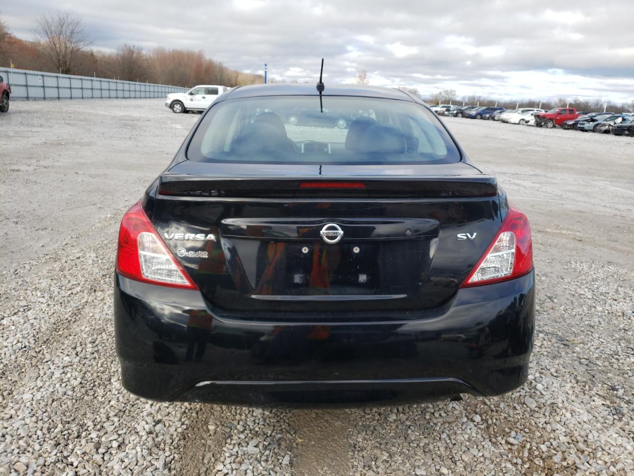 3N1CN7AP4KL851441 2019 Nissan Versa S