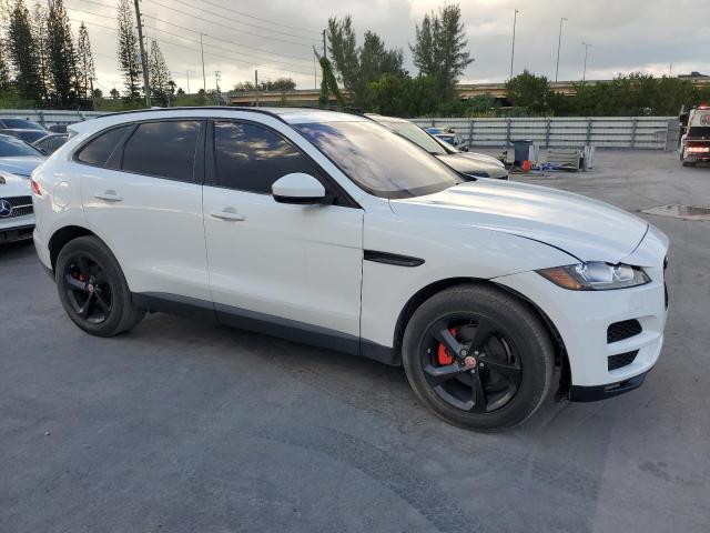 SADCJ2BN2HA096819 Jaguar F-pace Premium