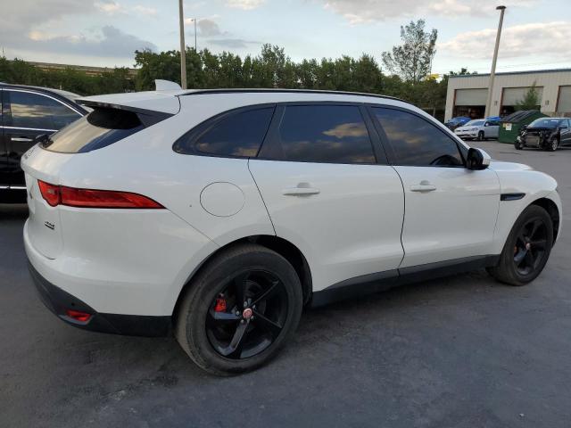 SADCJ2BN2HA096819 Jaguar F-pace Premium