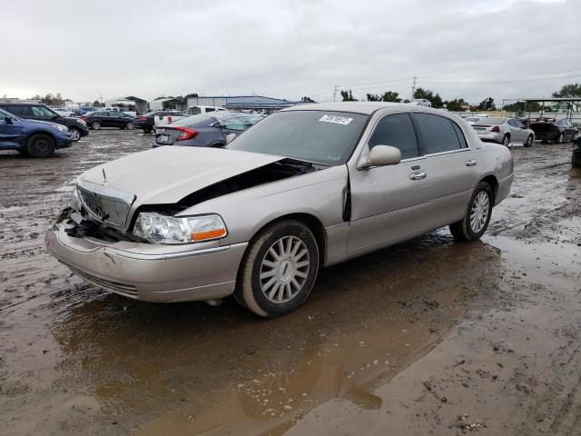 2003 Lincoln Town Car Signature