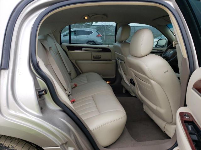 1LNHM82W73Y682819 Lincoln Town Car Signature