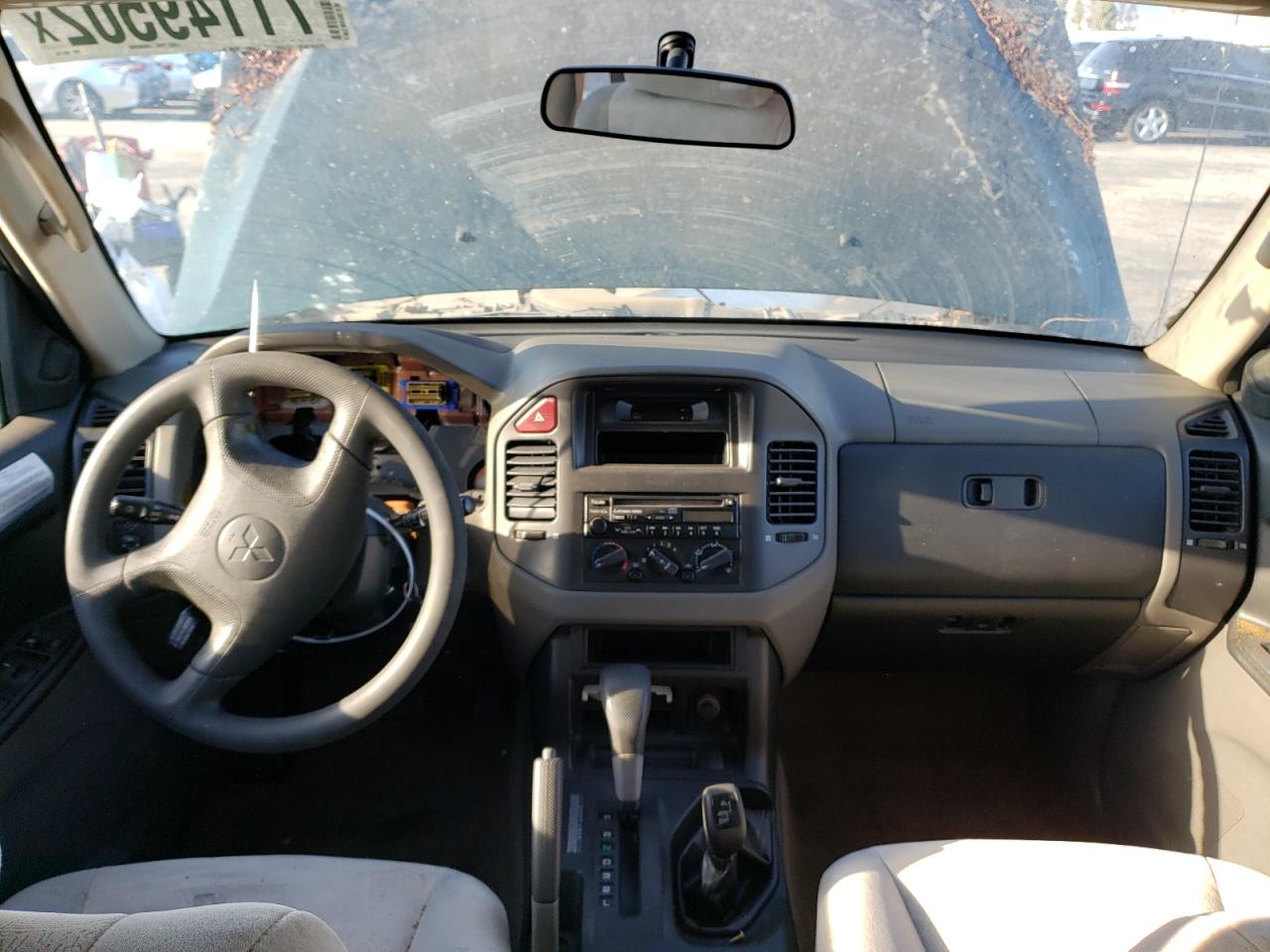 JA4MW31R81J009744 2001 Mitsubishi Montero Xls