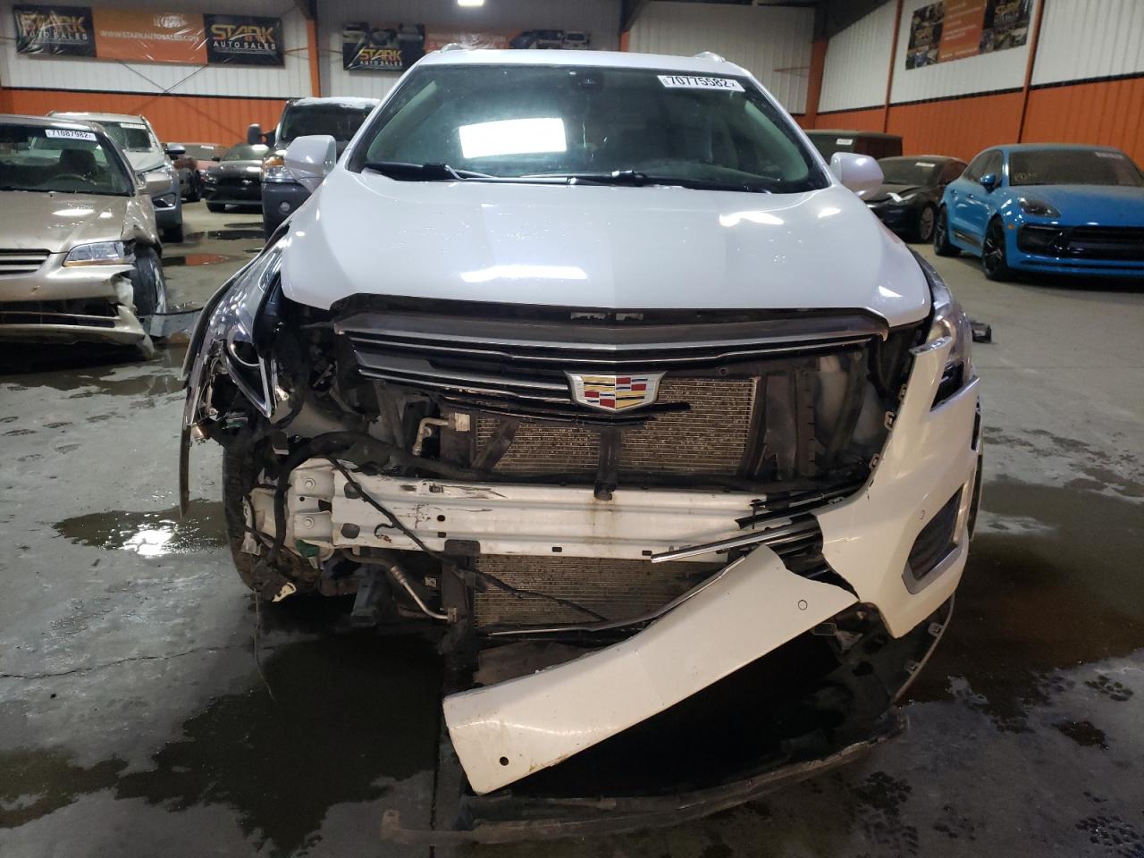 1GYKNDRS1JZ216176 2018 Cadillac Xt5 Luxury