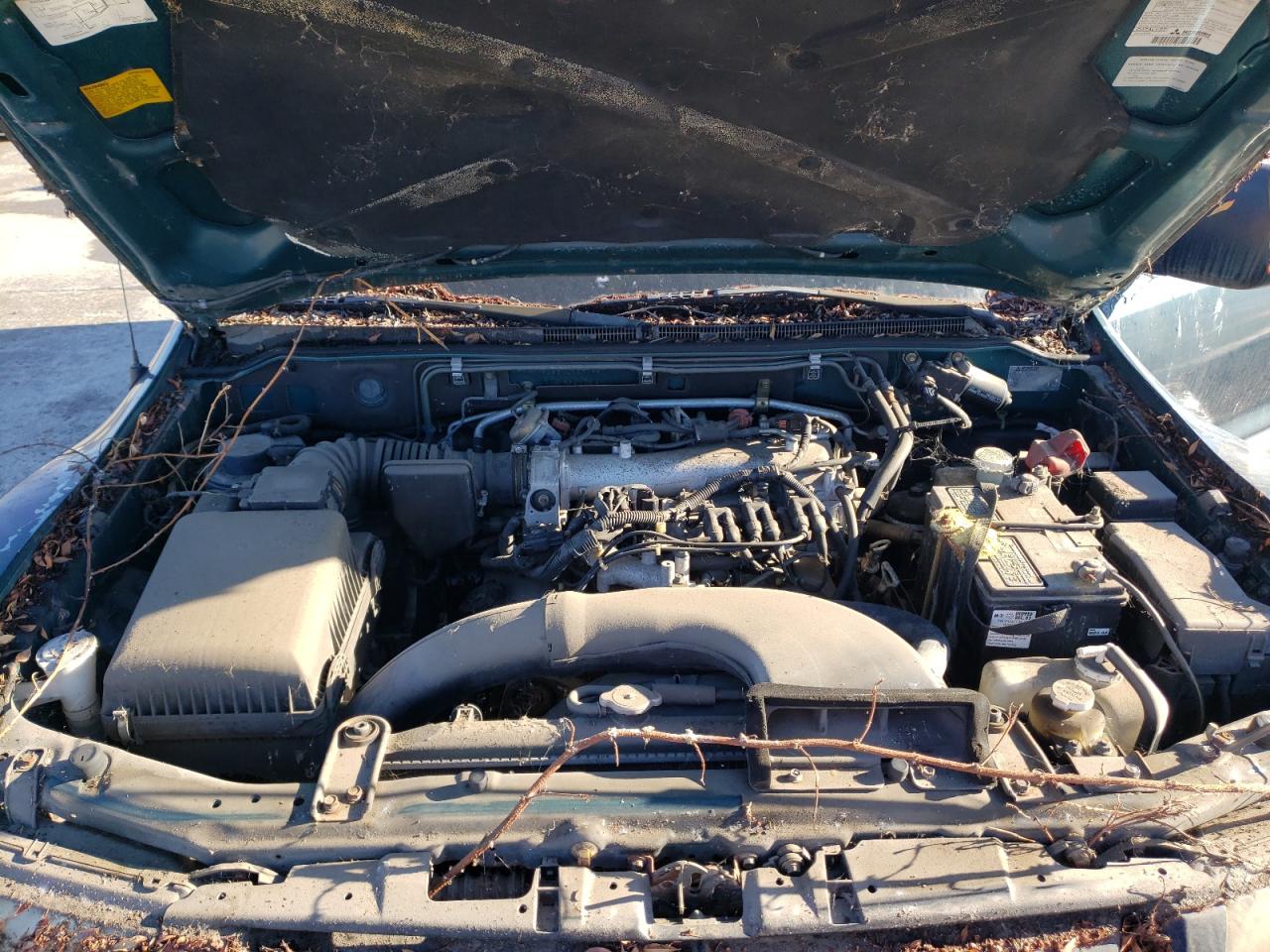 JA4MW31R81J009744 2001 Mitsubishi Montero Xls