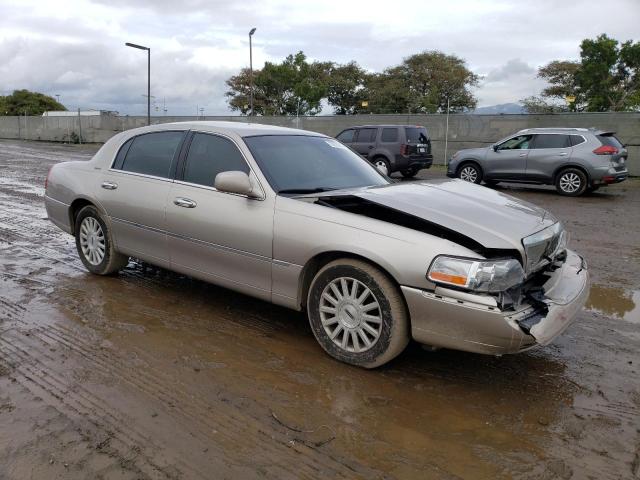 1LNHM82W73Y682819 Lincoln Town Car Signature