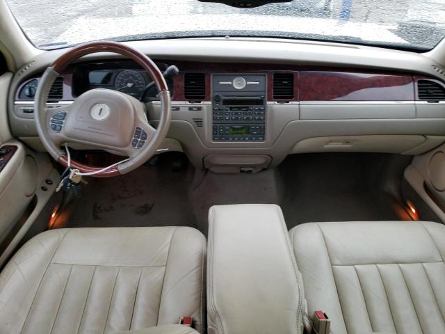 1LNHM82W73Y682819 Lincoln Town Car Signature