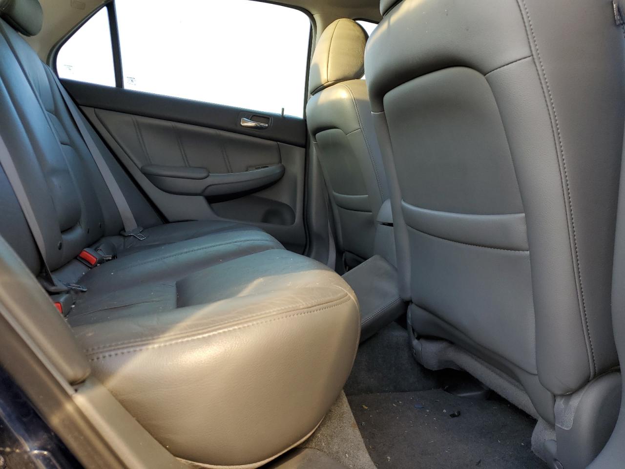 2004 Honda Accord - Image 10
