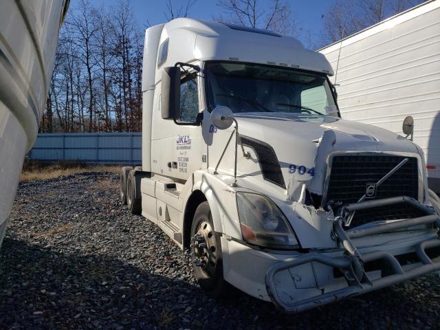 Salvage cars for sale from Copart Glassboro, NJ: 2011 Volvo VN VNL