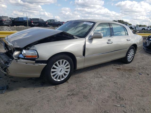 2005 Lincoln Town Car Signature