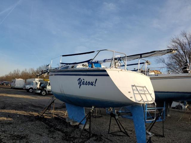 1986 HUNT SAILBOAT VIN: HUN29380B686