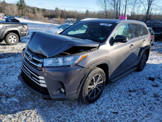 2017 Toyota Highlander SE