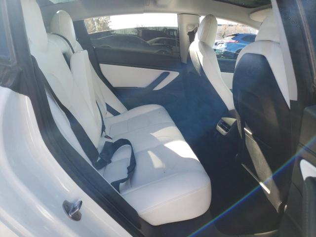5YJ3E1EA3MF928933 Tesla MODEL 3