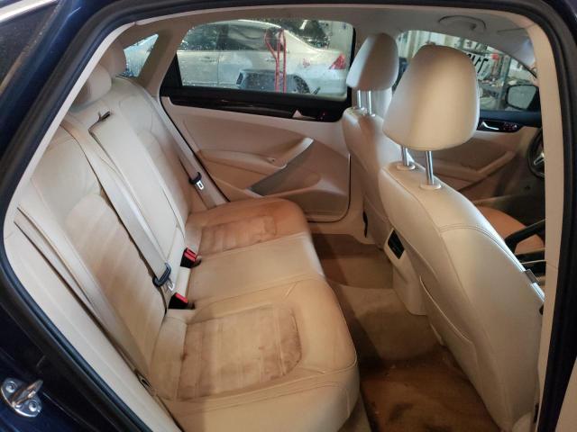 2015 VOLKSWAGEN PASSAT SEL - 1VWCV7A35FC043821