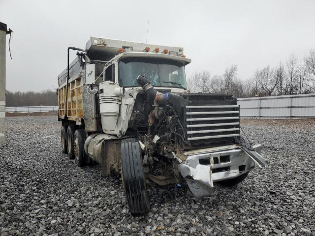 Global Auto Auctions: 1994 MACK 600 RD600