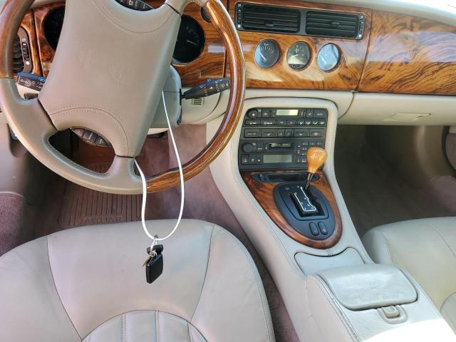 SAJGX2049XC039799 Jaguar XK8