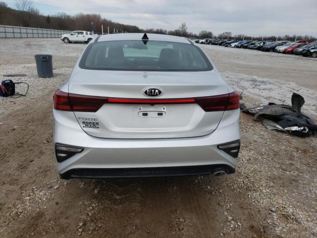 3KPF24AD1ME390827 KIA FORTE FE