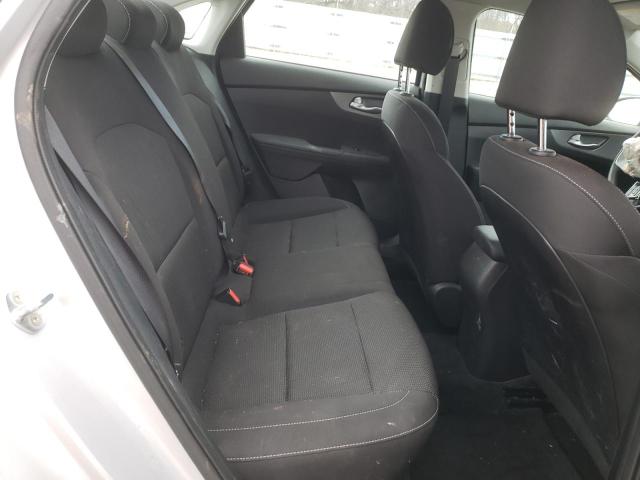3KPF24AD1ME390827 KIA FORTE FE