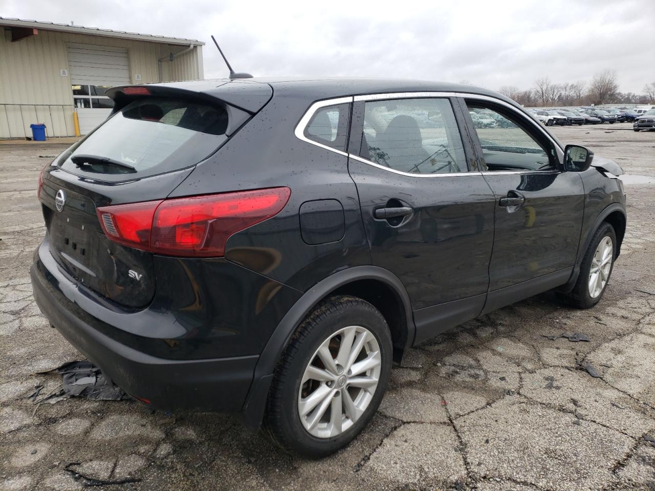JN1BJ1CP4JW194599 NISSAN ROGUE 2018