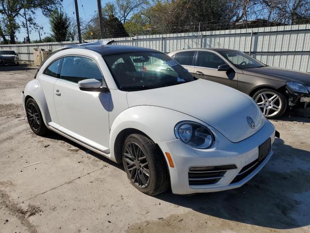 VIN 3VWJD7AT8JM713167 2018 VOLKSWAGEN BEETLE no.4