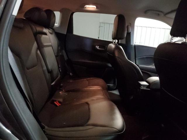 3C4NJDBB1JT325530 Jeep Cherokee