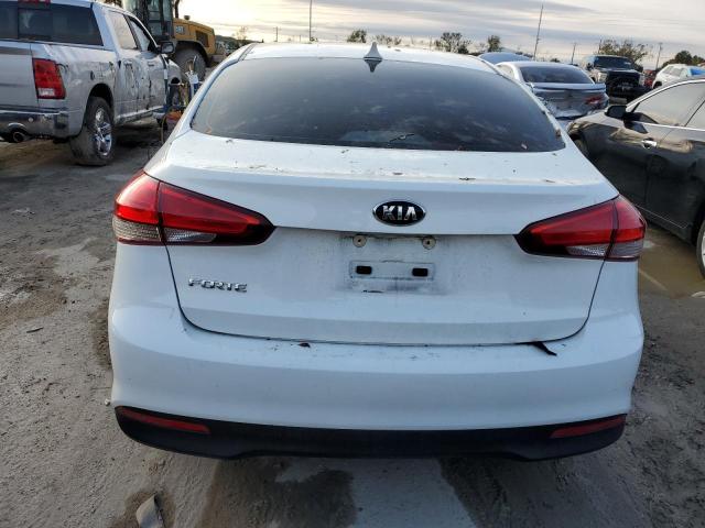3KPFK4A78JE239215 KIA Forte