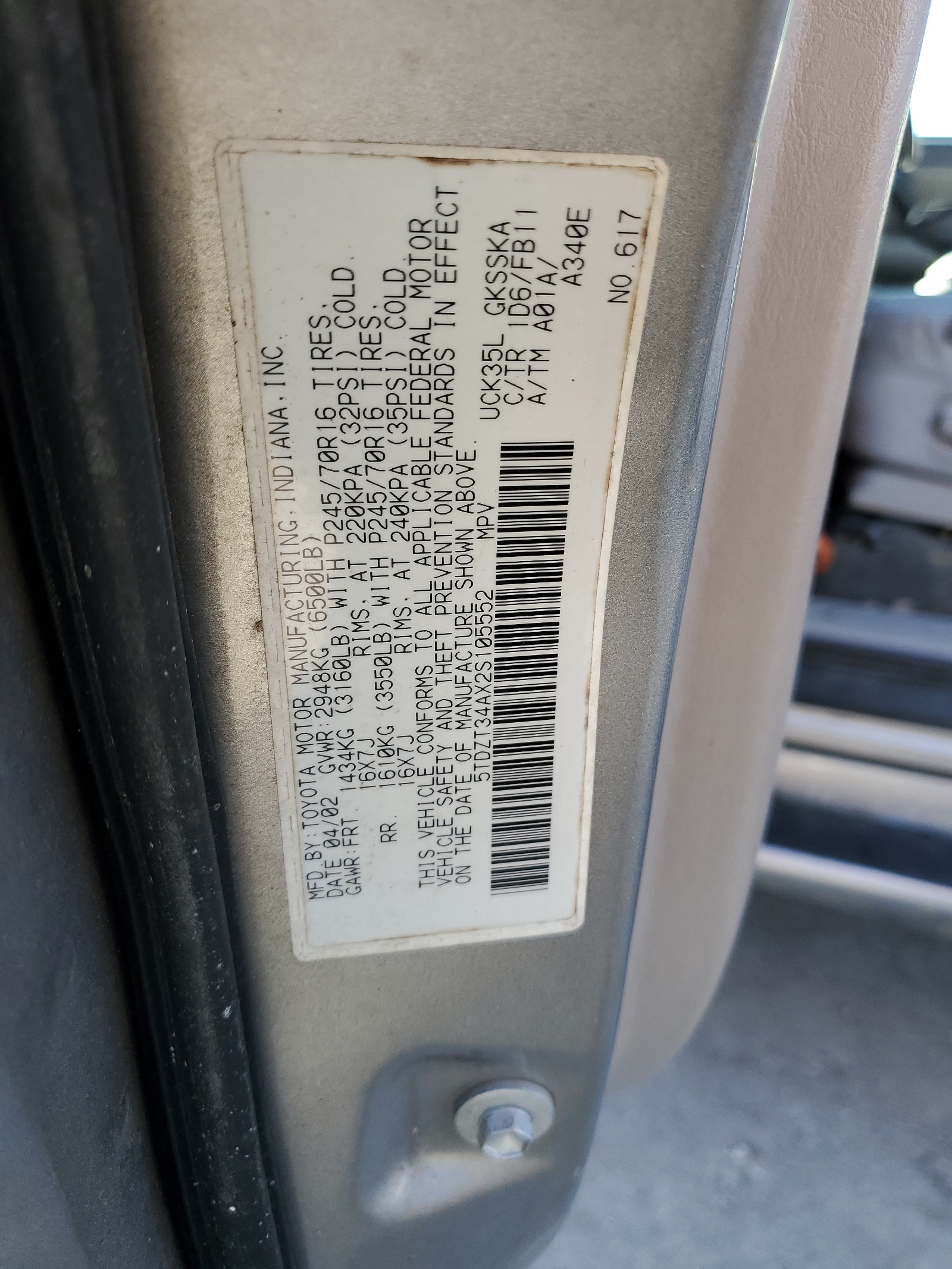 5TDZT34AX2S105552 2002 Toyota Sequoia Sr5