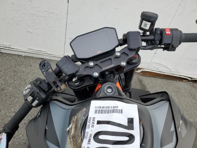 2021 KTM 890 DUKE R - VBKTU9404MM806193