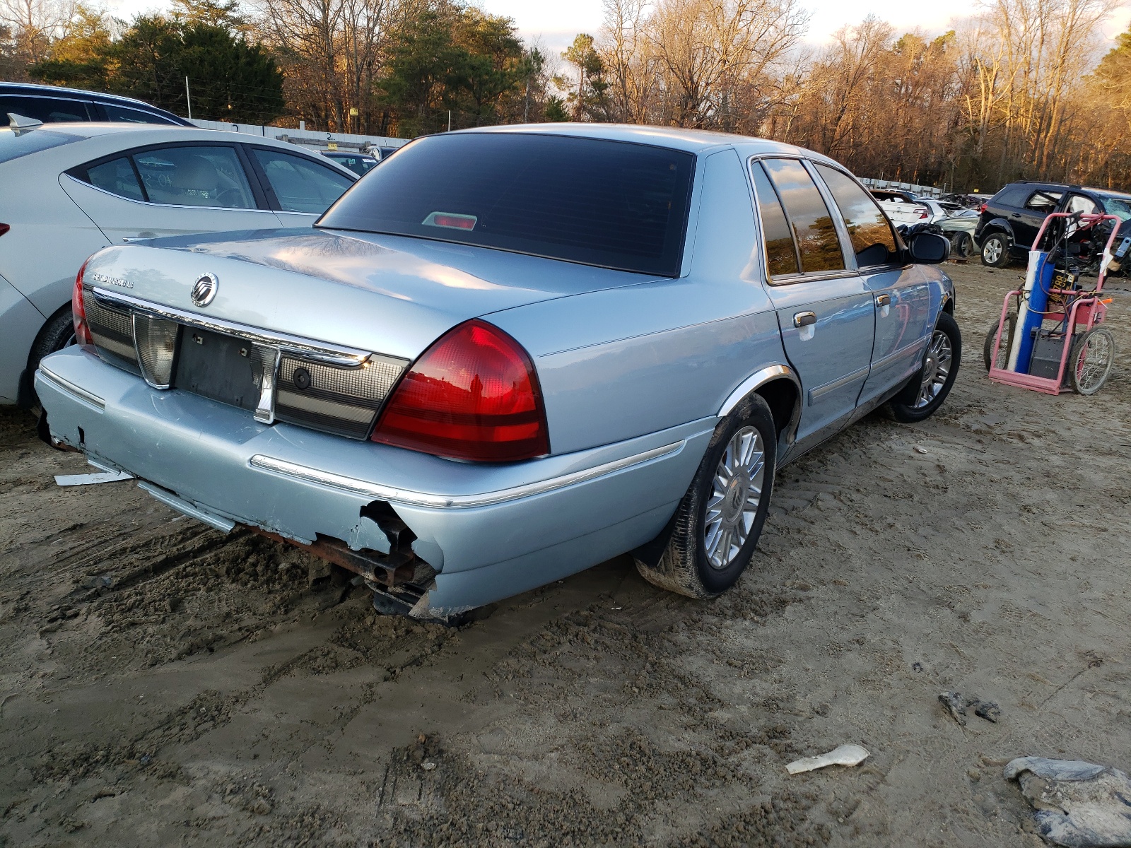 2MEHM75V09X616525 2009 Mercury Grand Marquis Ls