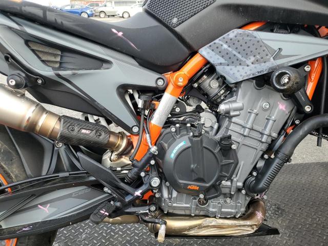 2021 KTM 890 DUKE R - VBKTU9404MM806193
