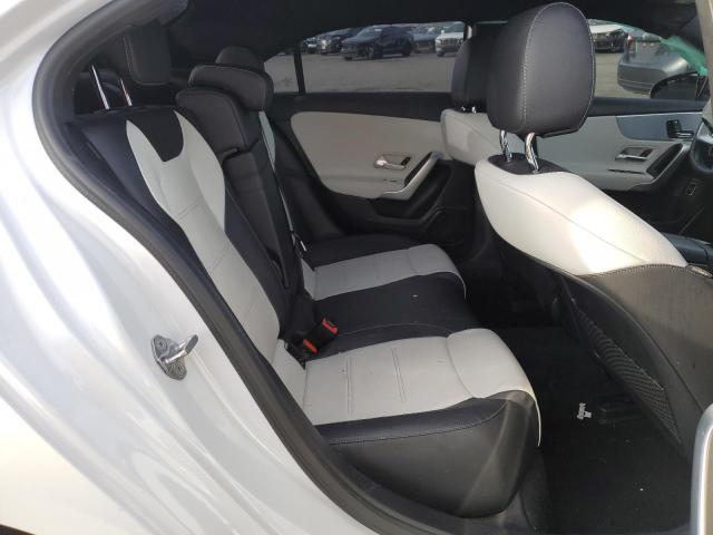 WDD3G4EB6KW032029 Mercedes-Benz A 220