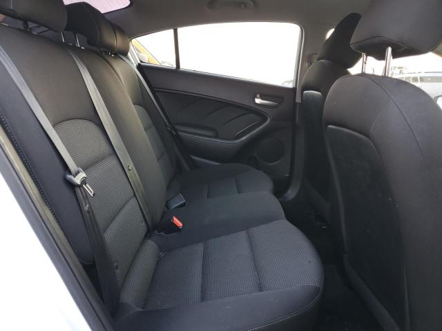 3KPFK4A78JE239215 KIA Forte