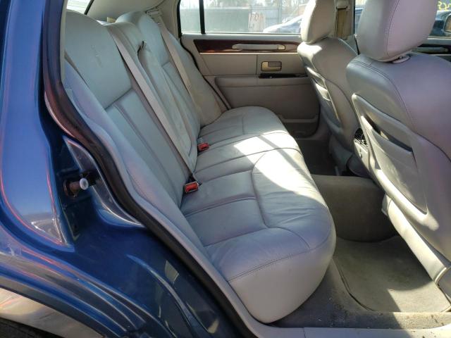 1LNHM82W35Y668550 Lincoln Town Car Signature Limited