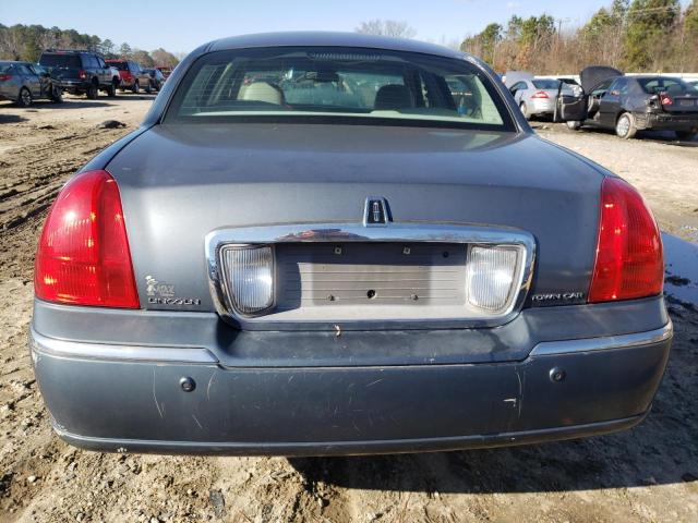 1LNHM82W35Y668550 Lincoln Town Car Signature Limited