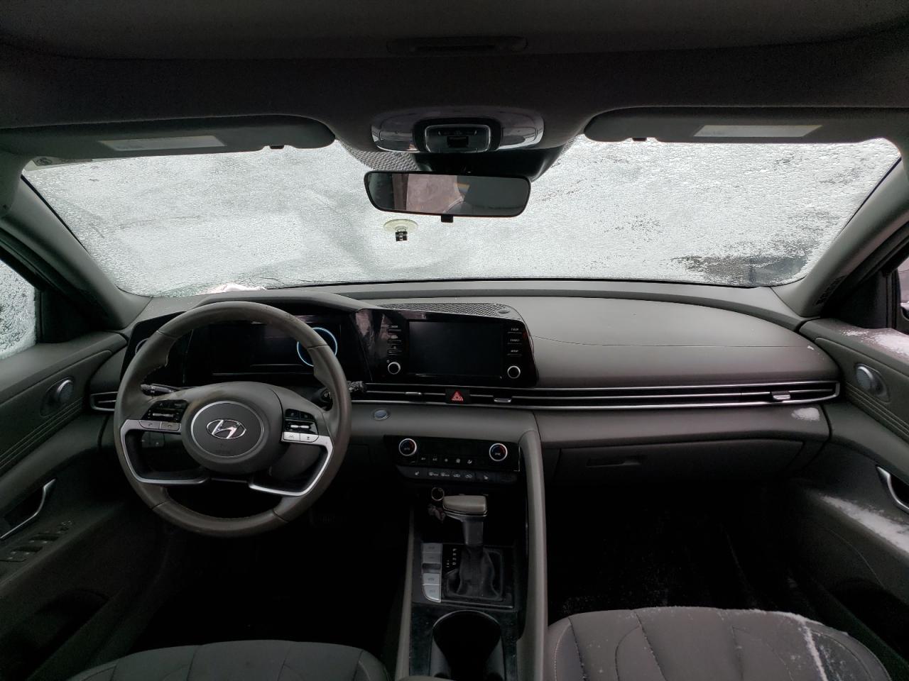 2021 Hyundai Elantra - Image 8