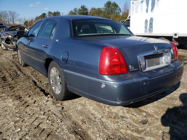1LNHM82W35Y668550 Lincoln Town Car Signature Limited