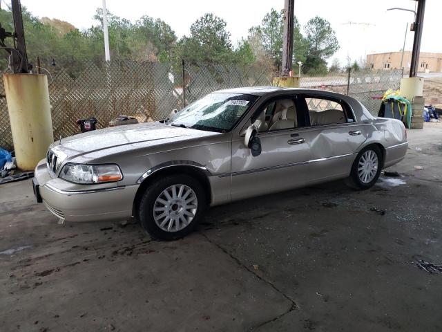 2005 Lincoln Town Car Signature Limited