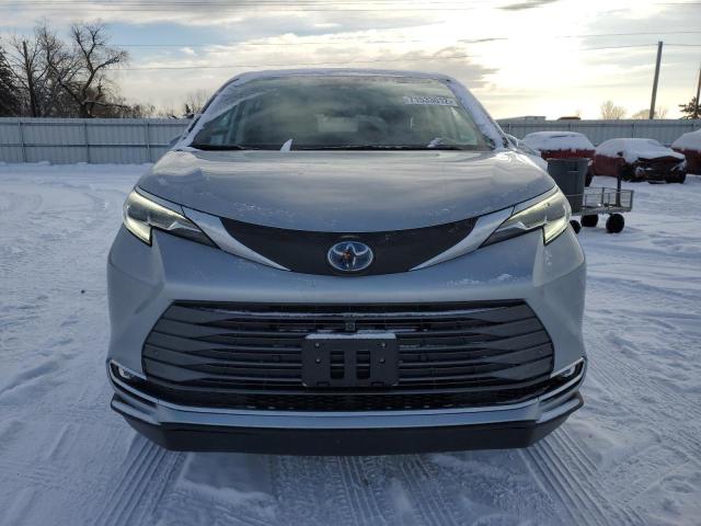 2022 TOYOTA SIENNA LIM 5TDERKECXNS121858