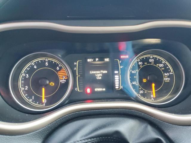 1C4PJLCB2JD561126 Jeep Cherokee Latitude
