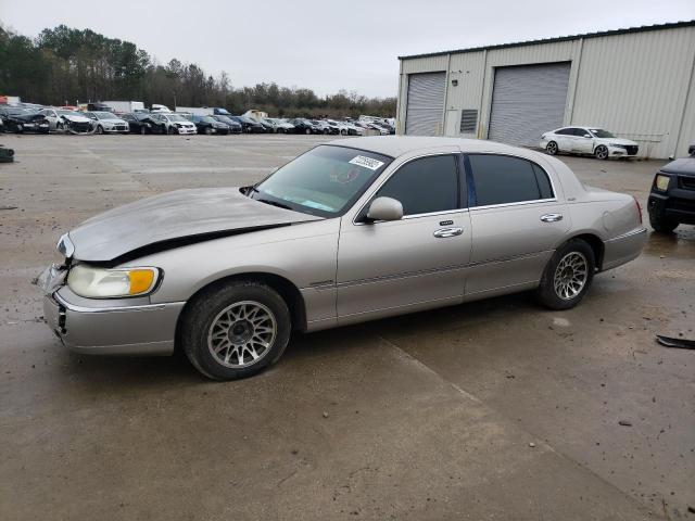 2001 Lincoln Town Car Executive