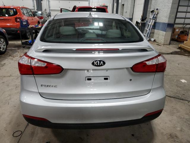 KNAFK4A60F5373613 KIA FORTE LX
