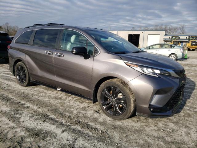 2022 TOYOTA SIENNA XSE 5TDXRKEC5NS084954