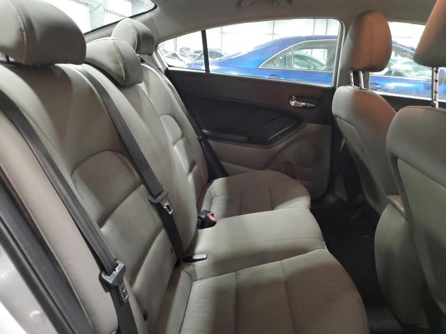 KNAFK4A60F5373613 KIA FORTE LX