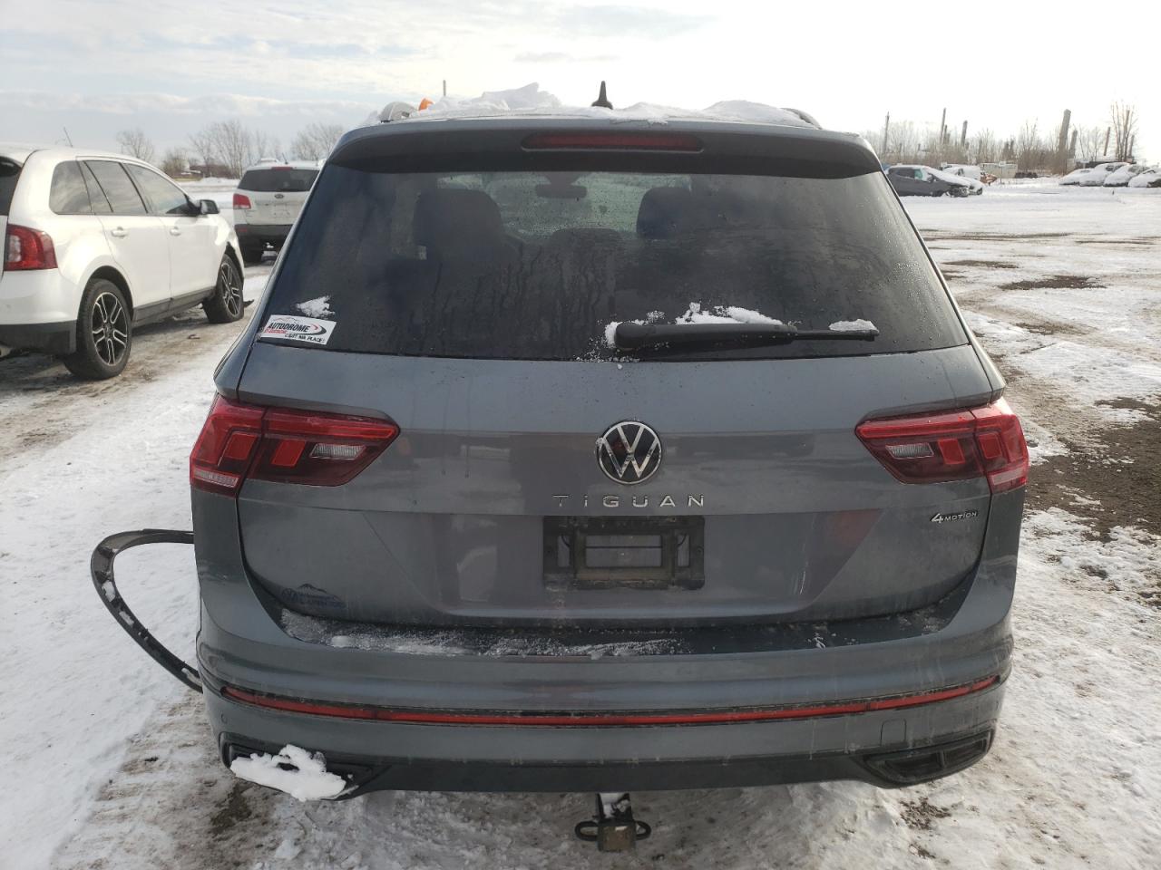 3VV8B7AX5NM010191 2022 Volkswagen Tiguan Se R-Line Black