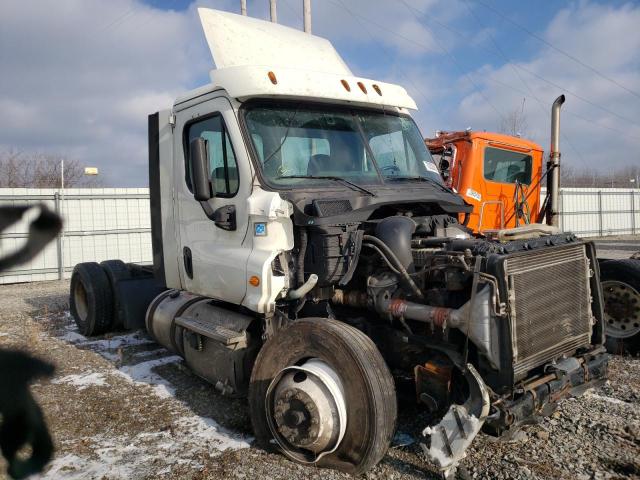 Salvage cars for sale from Copart Leroy, NY: 2018 Freightliner Cascadia 1