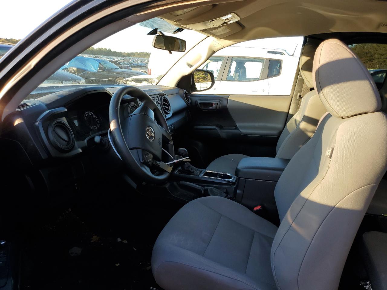 5TFRX5GN2HX084018 TOYOTA TACOMA 2017