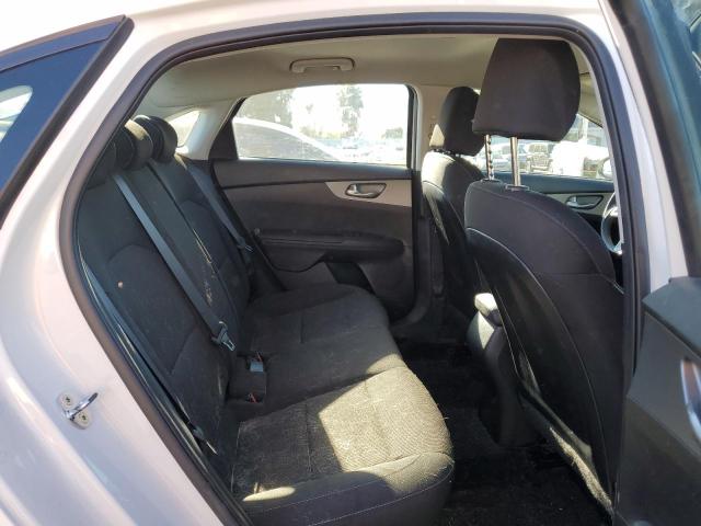 3KPF24AD2ME406808 KIA FORTE FE