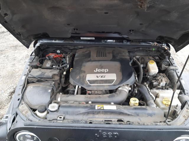 1C4BJWEG9EL247926 Jeep Wrangler Unlimited Sahara