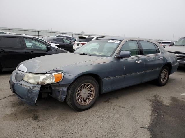 1999 Lincoln Town Car Signature