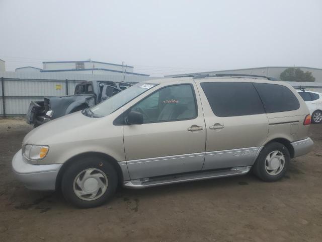 2000 Toyota Sienna LE